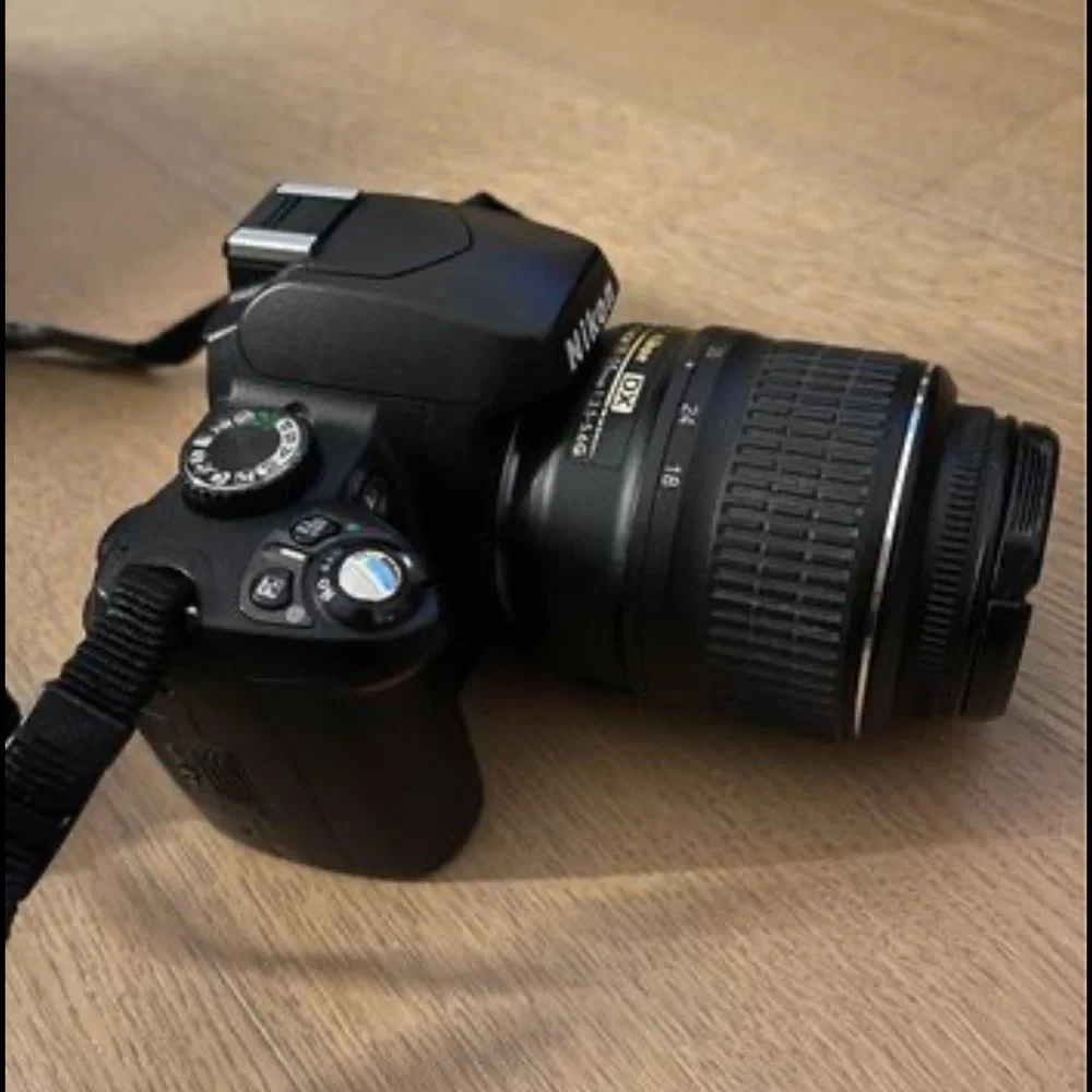 Nikon D60 with AF-S DX NIKKOR 18-55mm f/3.5-5.6G VR Lens